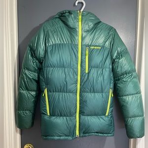 Patagonia Fitz Roy Jacket size Medium in dark green